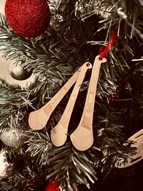 Personalised-Hurley-Tree-Decoration-Bauble-GAA-Christmas-tree-Ideal-for-New-Born-Baby-name-Anniversary-Wedding-Favour-Gift-Pack-of-3